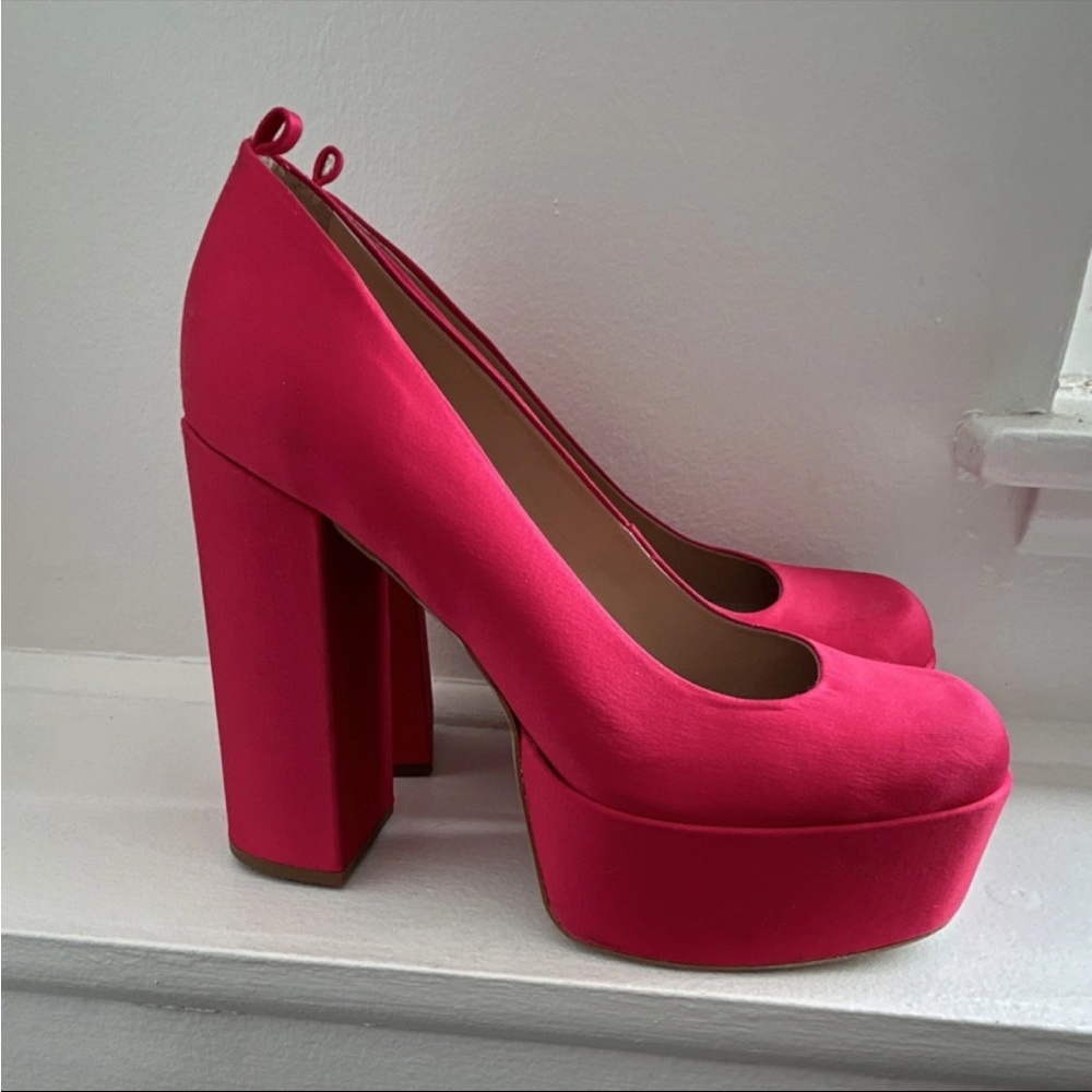 Steve Madden Hot Pink Platform Block Heels